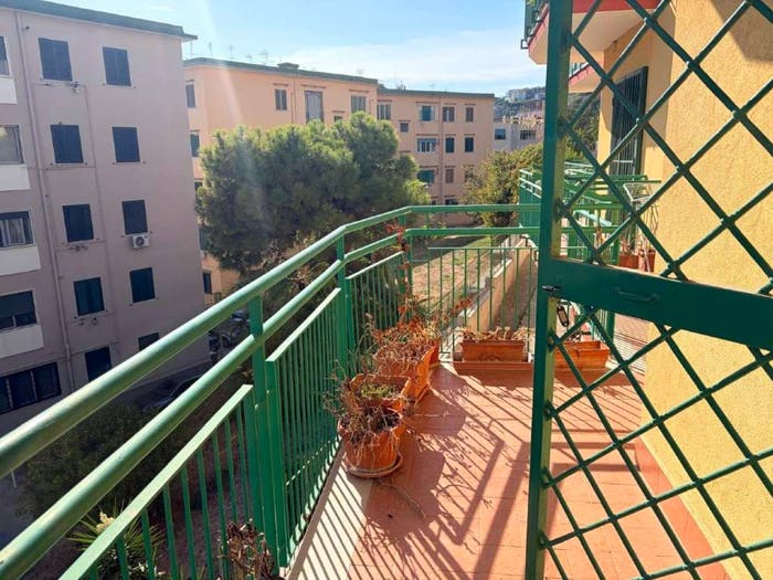 Appartamento quadrilocale in vendita in via ILLIONEO, Bagnoli, Napoli