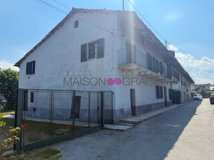 Casa con 6 locali in vendita in Località Sant'Anna, Monforte d'Alba