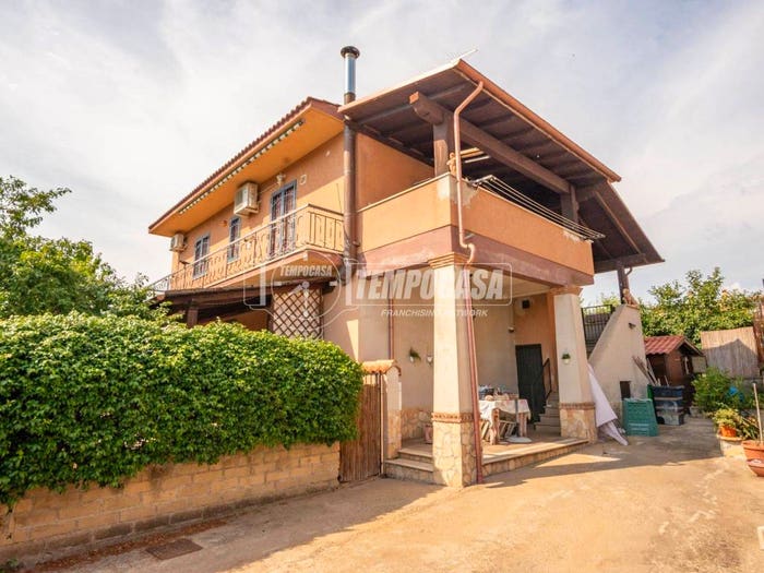 Casa quadrilocale in vendita in Via Quero, Osteria Nuova, Roma