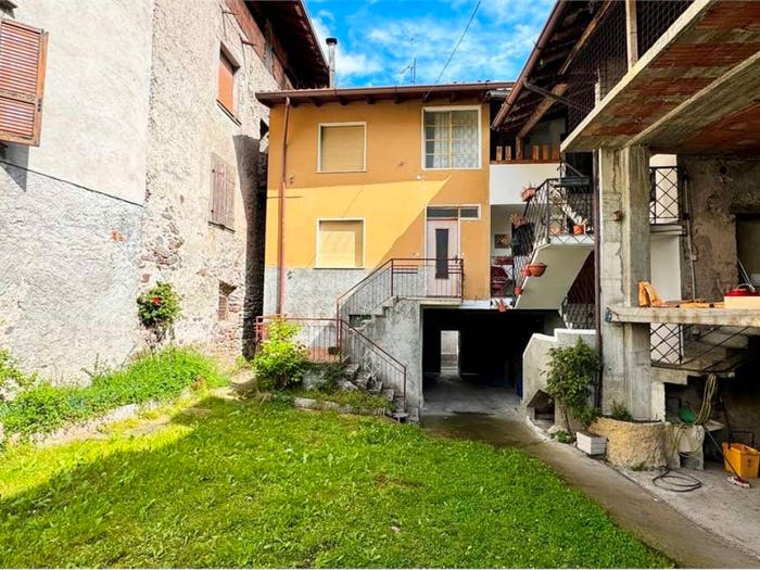 Casa con 5 locali in vendita in Via Cimavilla, Centro, Gianico