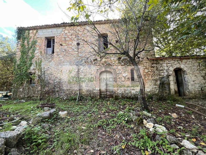 Casa in vendita in Via Antonino Carnevale, Pico