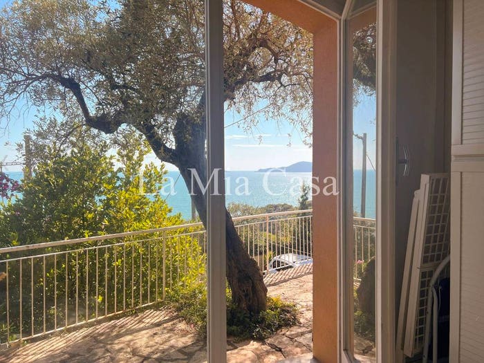 Appartamento con 6 locali in vendita in Località Fiascherino, La Serra Tellaro, Lerici