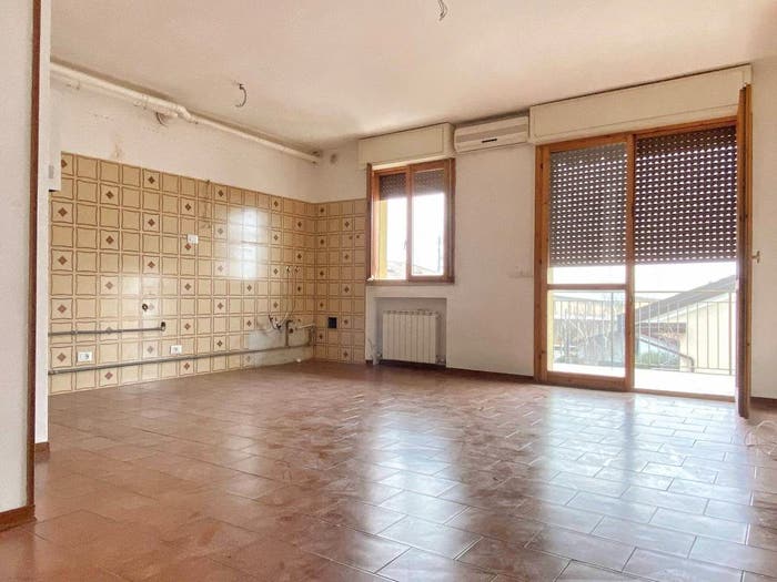 Appartamento quadrilocale in vendita in Via della Ferrovia, Fornace Zarattini, Ravenna