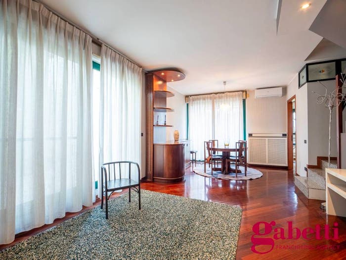 Casa quadrilocale in vendita in Via Angelo Rizzoli, Crescenzago, Milano
