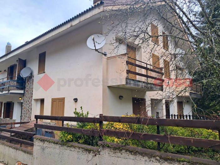 Casa con 5 locali in vendita in Gambarie Via Dei Monti, Gambarie, Santo Stefano in Aspromonte