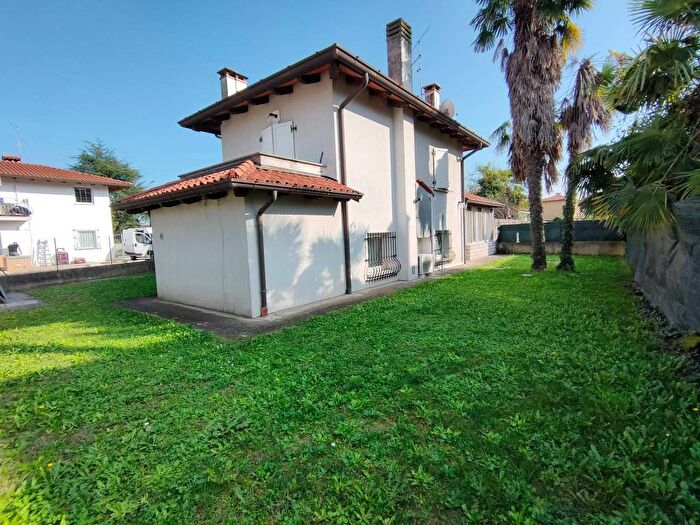Casa con 6 locali in vendita in Via Muzzana, Via Lumignacco Via Pozzuolo, Udine