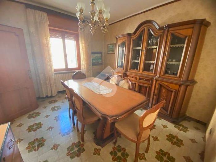 Casa quadrilocale in vendita in Località Poggio della Frusta, Centro, Montefiascone