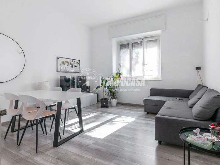Appartamento trilocale in vendita in Via legnone, Dergano, Milano