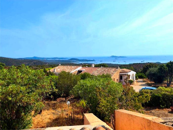 Casa con 6 locali in vendita in San Pantaleo, Olbia