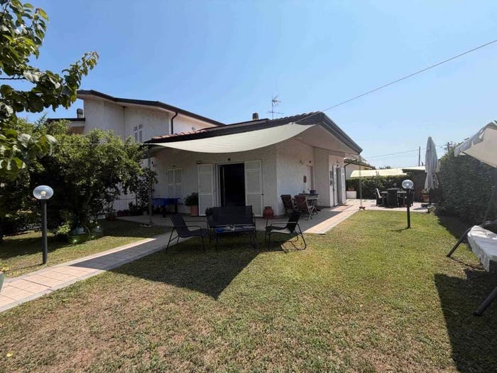 Casa con 6 locali in vendita in Caniparola, Fosdinovo