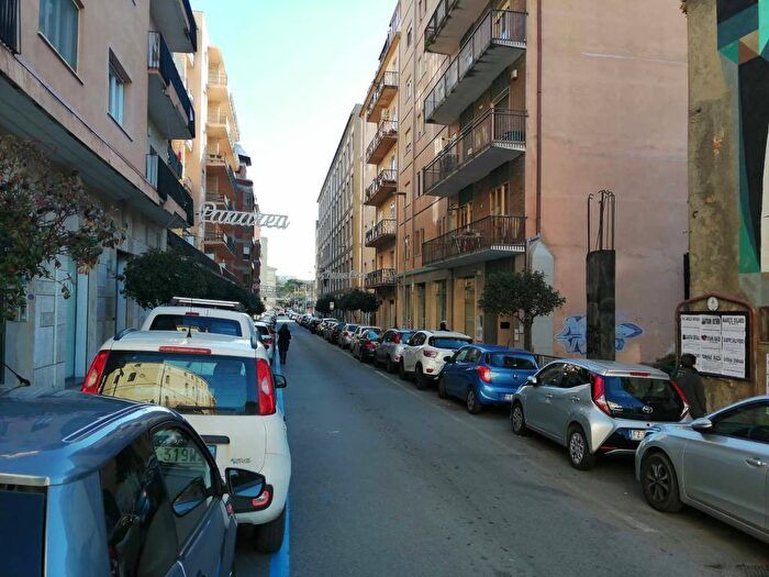Appartamento con 6 locali in vendita in Via Edmondo Buccarelli, San Leonardo, Catanzaro