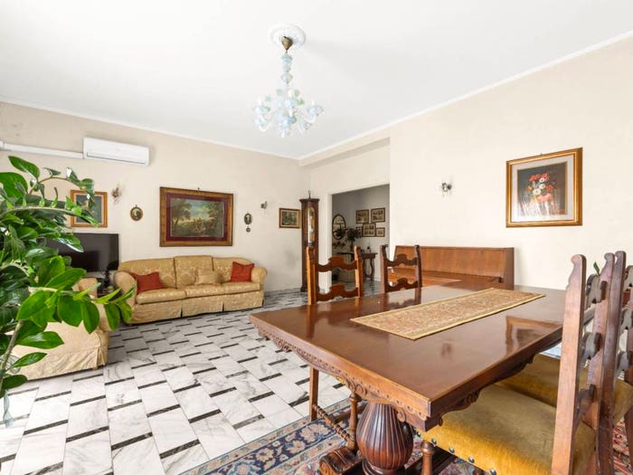 Appartamento con 5 locali in vendita in Solari, Milano