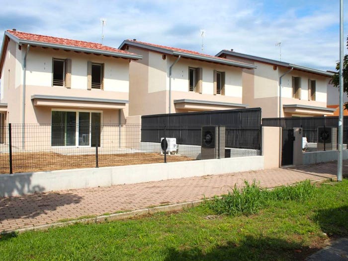 Casa con 6 locali in vendita in Via Sant'Antonio, Centro, Roveredo in Piano