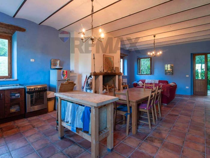 Casa con 6 locali in vendita in Via Boccolina, Maiolati Spontini