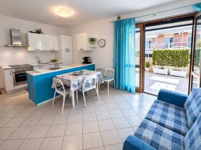 Appartamento trilocale in vendita in Via Xxiv Maggio, Marina di Grosseto, Grosseto