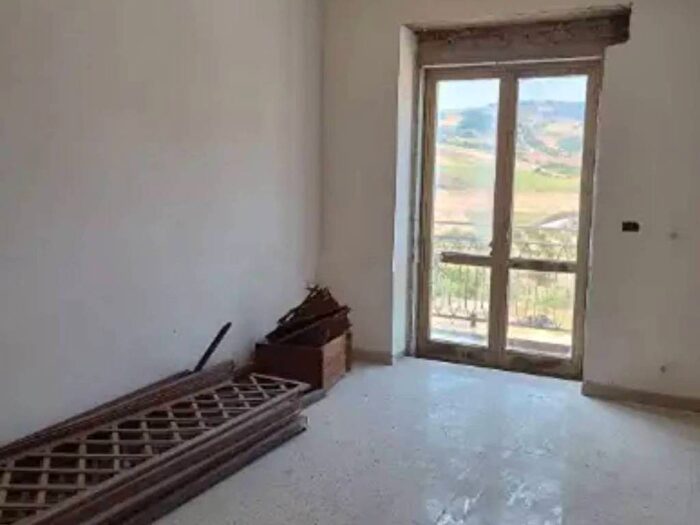 Appartamento quadrilocale in vendita in Via Asiago, Pietramontecorvino