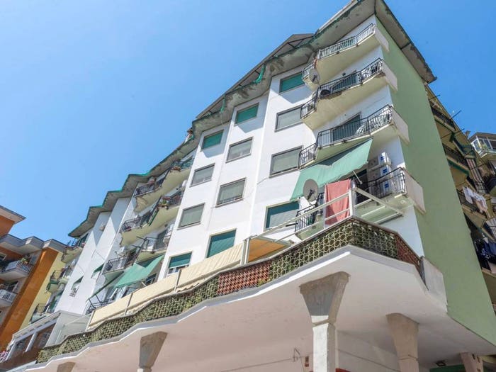 Appartamento quadrilocale in vendita in Prolungamento Carlo De Marco, San Carlo All'Arena, Napoli