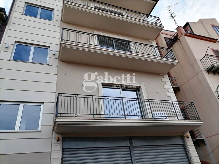 Appartamento con 5 locali in vendita in Centro, Sant'Agata di Militello