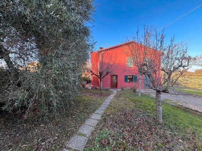 Casa con 6 locali in vendita in Località Poggio del SoleVaiano, Vaiano, Castiglione del Lago