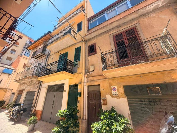 Appartamento con 5 locali in vendita in Via Giuseppe Zerbo, Centro, Monreale
