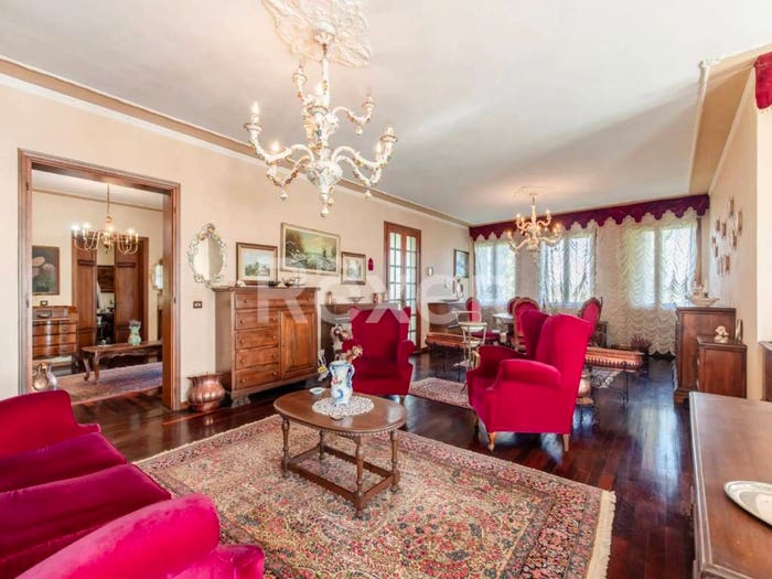 Casa con 6 locali in vendita in Via Castellana, Asolo