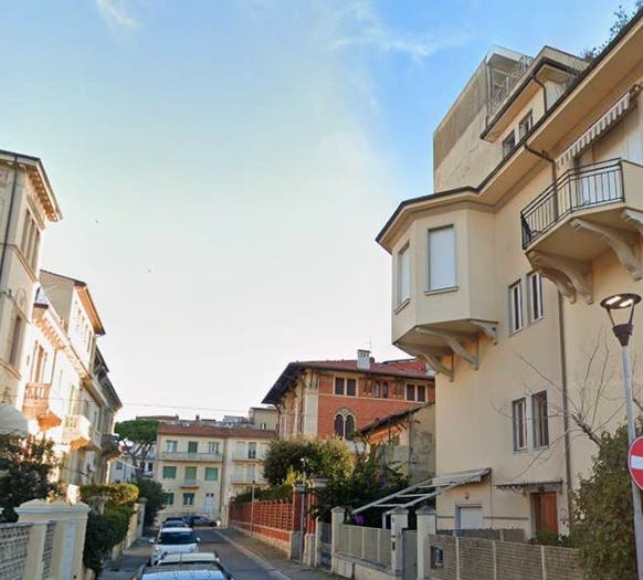 Appartamento bilocale in vendita in Via Gioacchino Rossini, Città Giardino, Viareggio