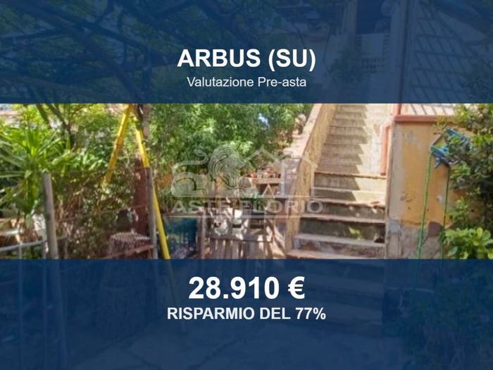 Casa con 6 locali in vendita in Via Milano, Centro, Arbus