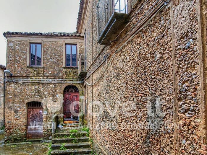 Casa trilocale in vendita in Via Pacino Carlo, Centro, Girifalco