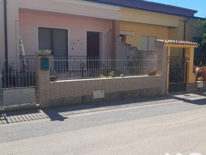 Casa con 6 locali in vendita in Via della libert , Borutta