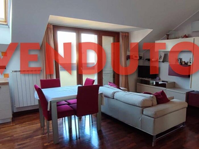 Appartamento trilocale in vendita in Via Eugenio Montale, Arluno