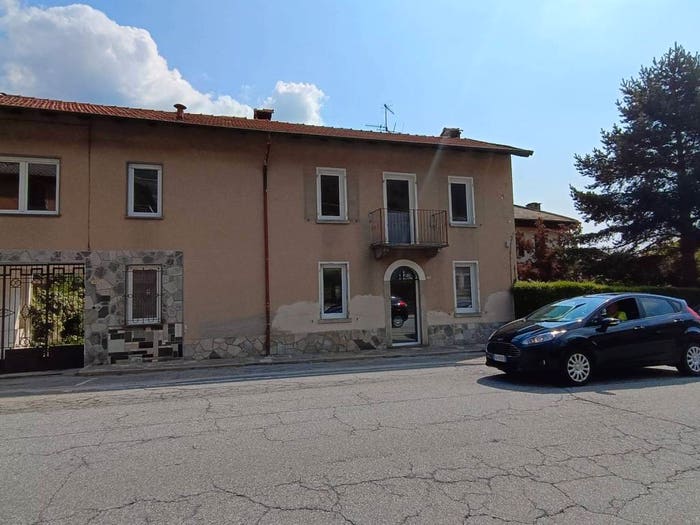 Casa quadrilocale in vendita in Via Alfredo di Dio, Centro, Ornavasso