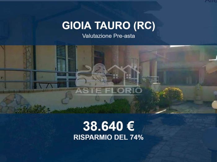 Casa con 6 locali in vendita in Via La Malfa, Gioia Tauro