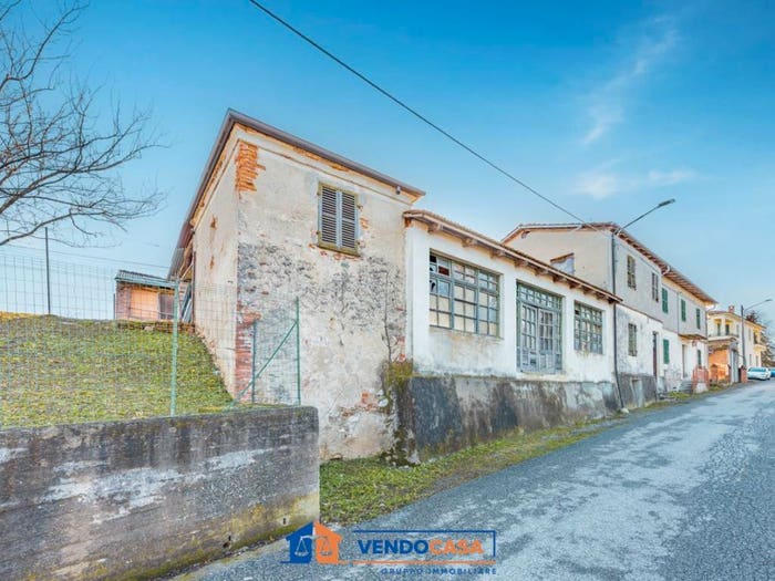 Casa con 6 locali in vendita in Via Giuseppe Sacheri, Centro, Pianfei