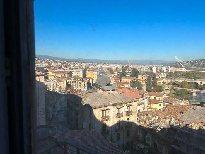 Appartamento trilocale in vendita in Via Andrea Messer, Centro Storico, Cosenza