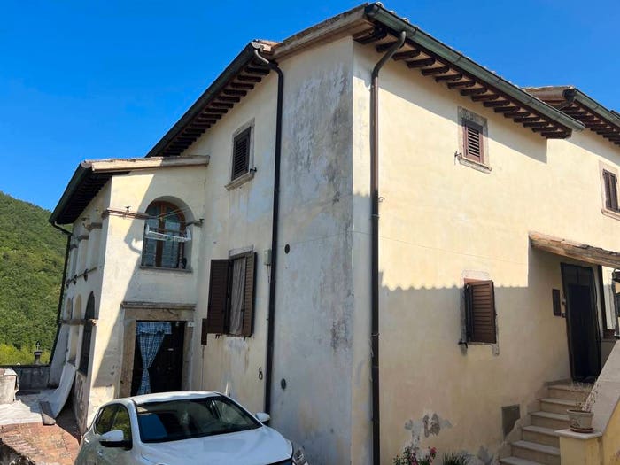 Appartamento trilocale in vendita in Località Casale, Sellano