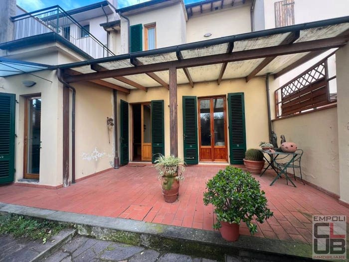 Casa con 6 locali in vendita in Piazza Oreste Ristori, San Rocco Lungarno, Empoli