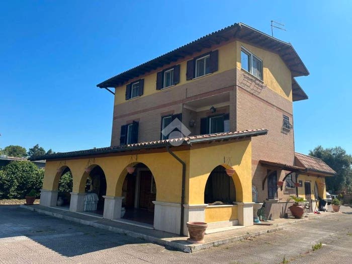 Casa con 6 locali in vendita in Via colle dei pozzi, Gallicano nel Lazio