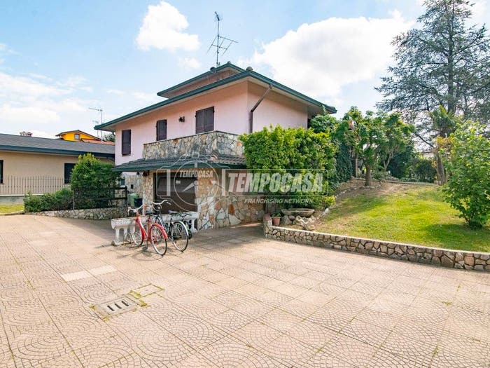 Casa con 5 locali in vendita in Via Brignite, Fornovo San Giovanni