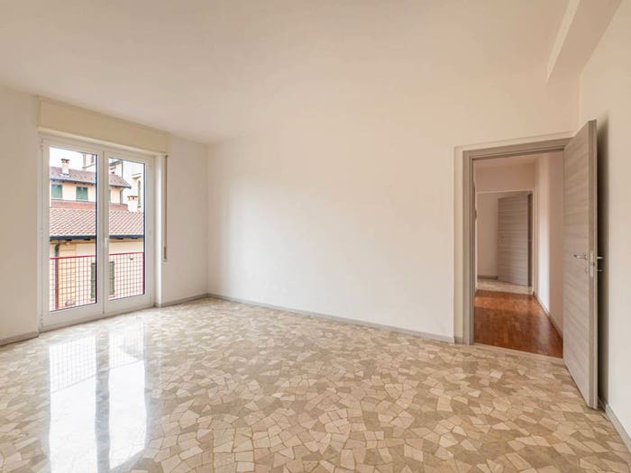 Appartamento quadrilocale in vendita in Via Eugenio Corbetta, Centro, Cantù