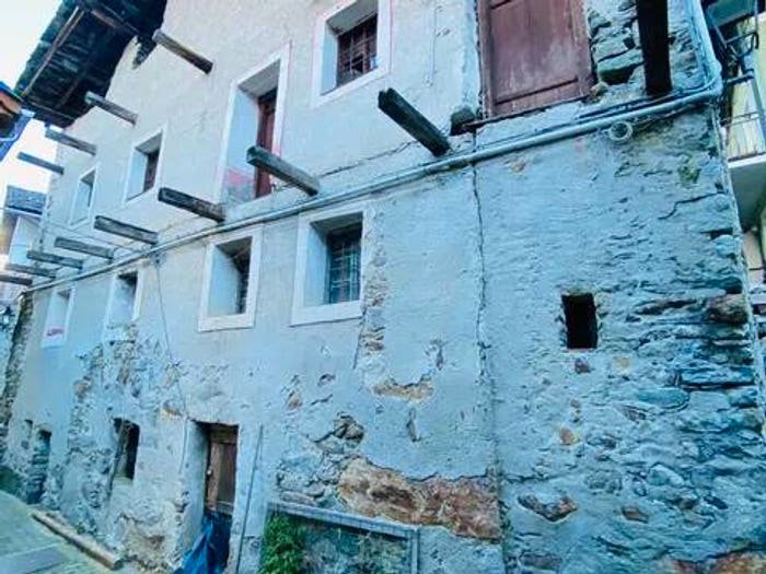 Casa bilocale in vendita in Località Chessun No Number, Lillianes