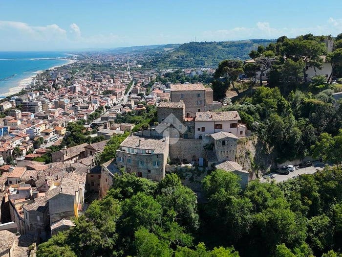 Casa con 6 locali in vendita in Via beata lavinia sernardi, Centro, Grottammare