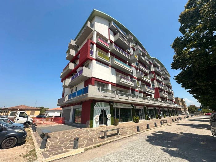 Appartamento con 5 locali in vendita in Via Francesco Petrarca snc, Centro, Civita Castellana