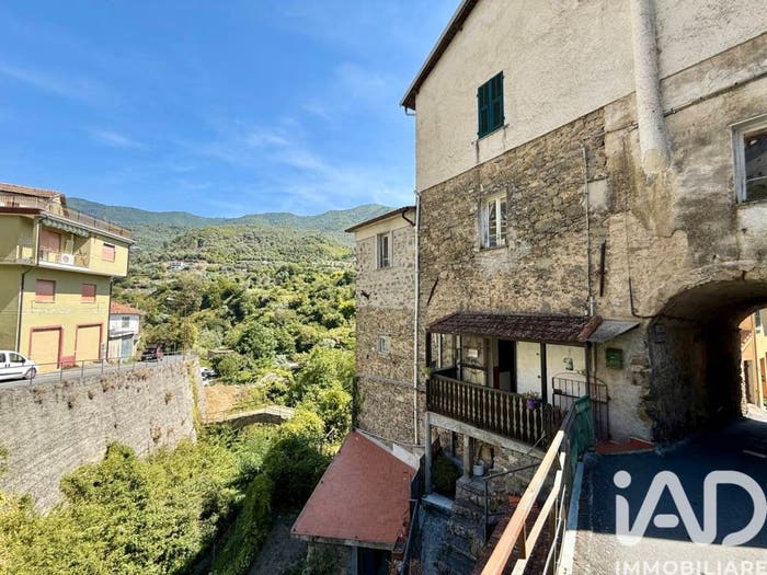 Appartamento trilocale in vendita in Via Sant'antonio, Ceriana