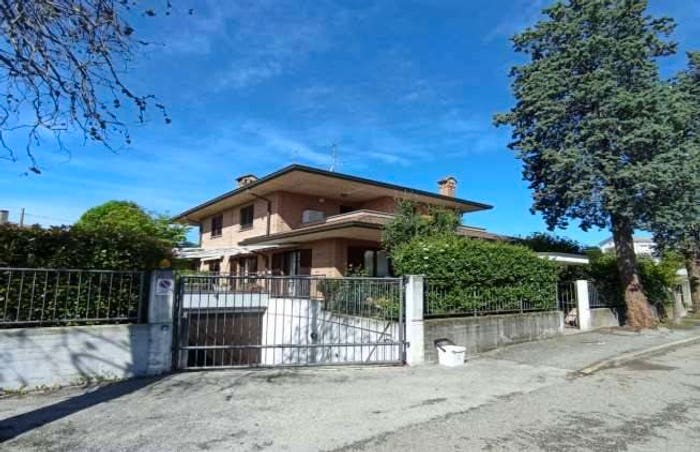 Casa quadrilocale in vendita in Via Zara, Centro, Inverigo