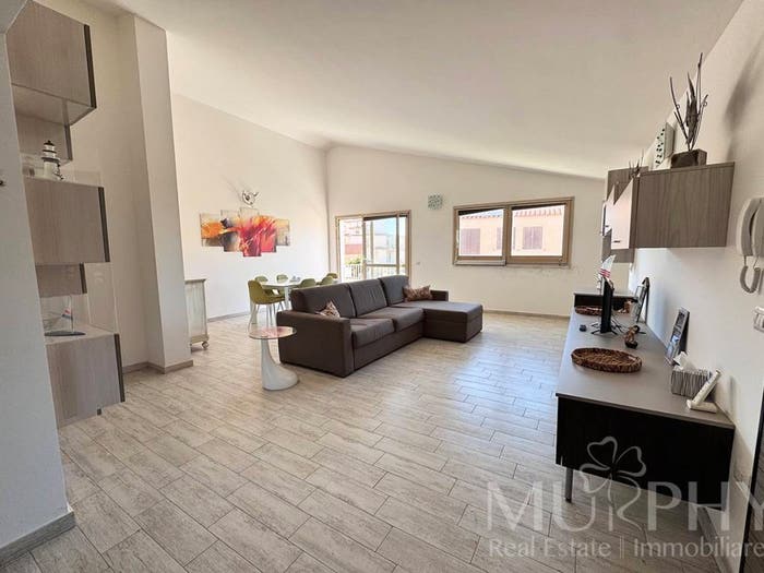 Appartamento quadrilocale in vendita in Via Don Vico, La Maddalena