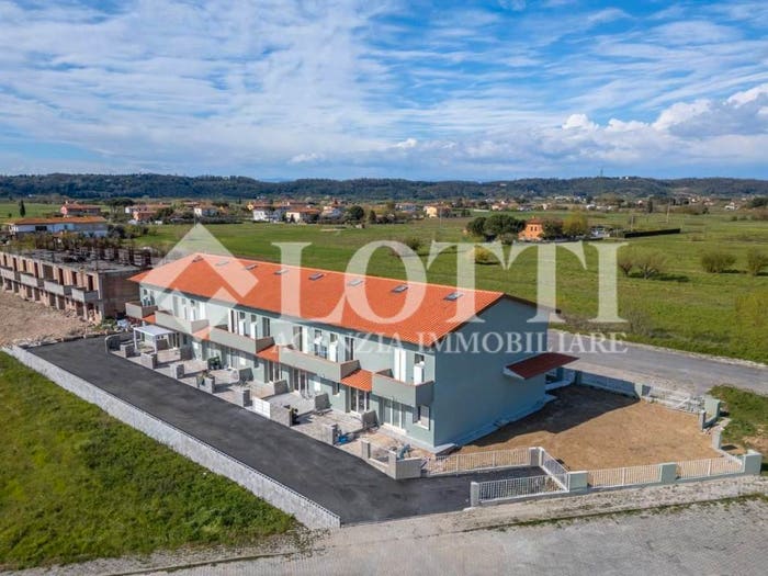 Casa con 6 locali in vendita in Via Flli Cervi, Castelfranco di Sotto