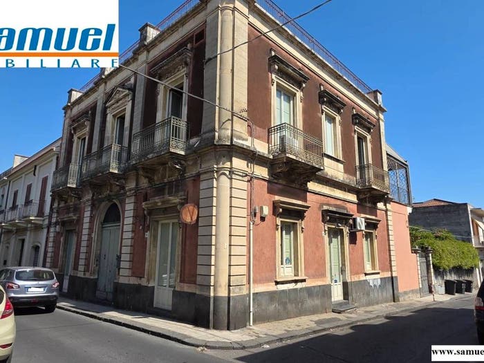 Casa con 6 locali in vendita in Via Musumeci, Centro, Giarre