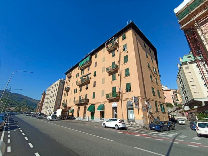Appartamento quadrilocale in vendita in Via Eugenio Fassicomo, Staglieno, Genova