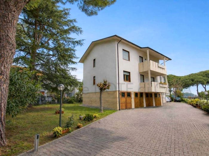 Appartamento con 5 locali in vendita in Pinarella, Cervia