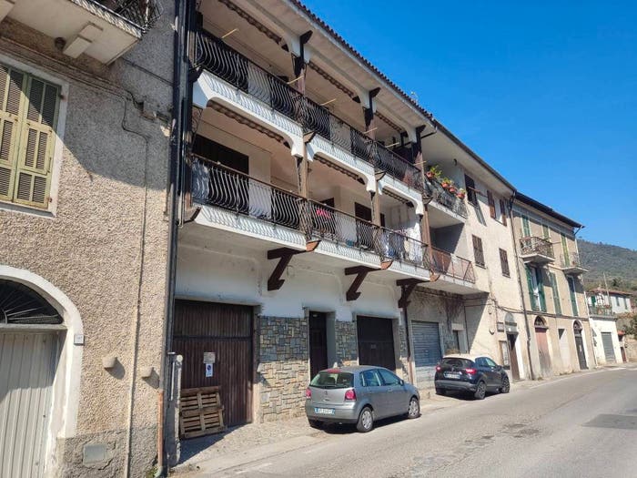 Appartamento quadrilocale in vendita in Via Roma, Isolabona
